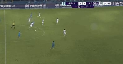 她来自胡志明